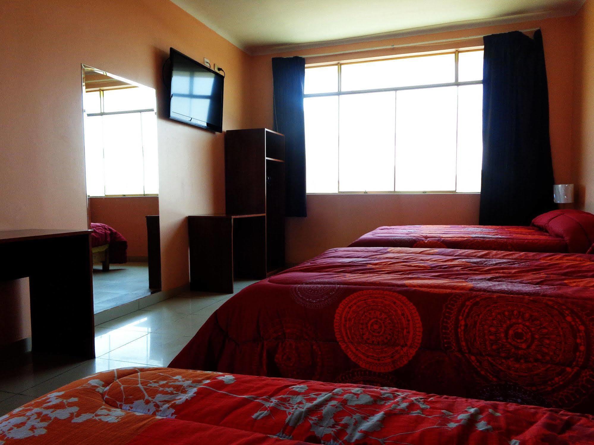 איקה Hotel Colon Plaza מראה חיצוני תמונה