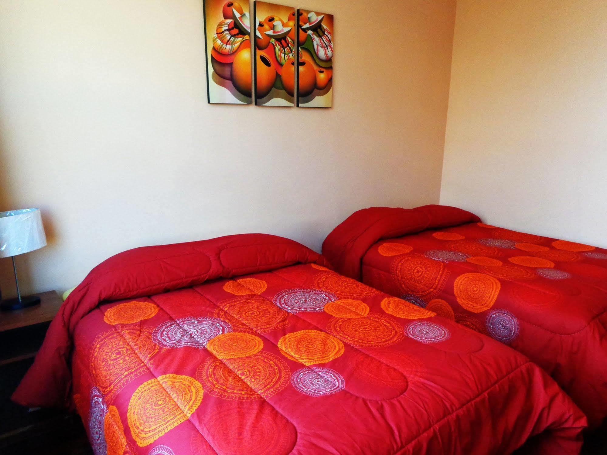 איקה Hotel Colon Plaza מראה חיצוני תמונה