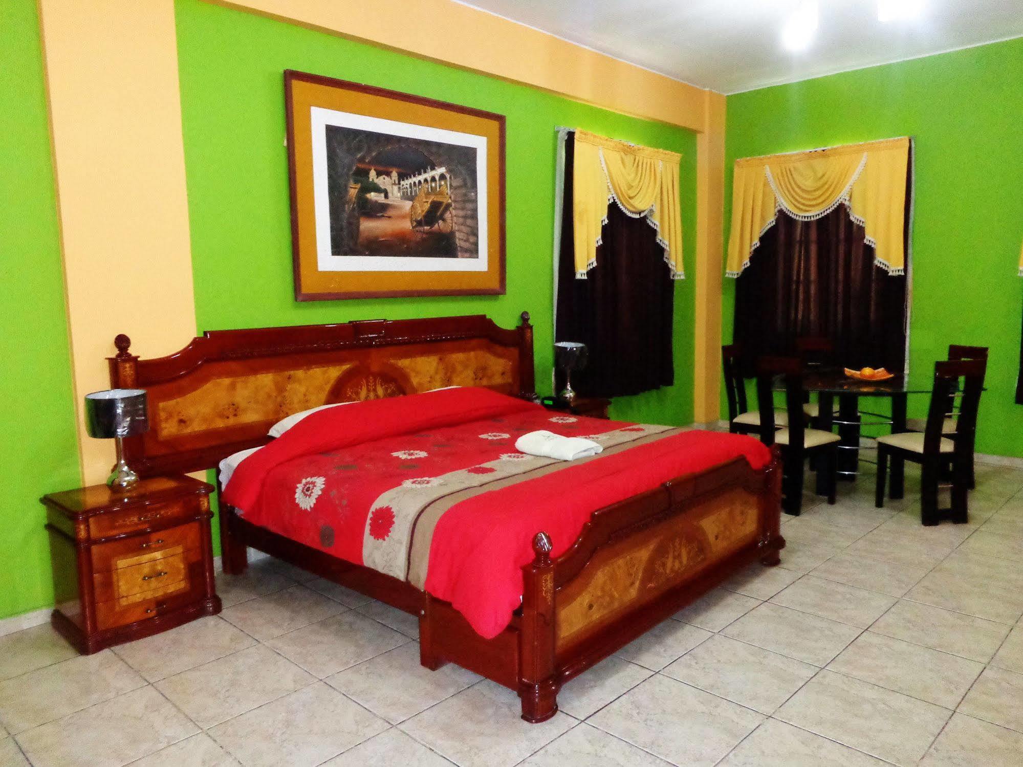 איקה Hotel Colon Plaza מראה חיצוני תמונה