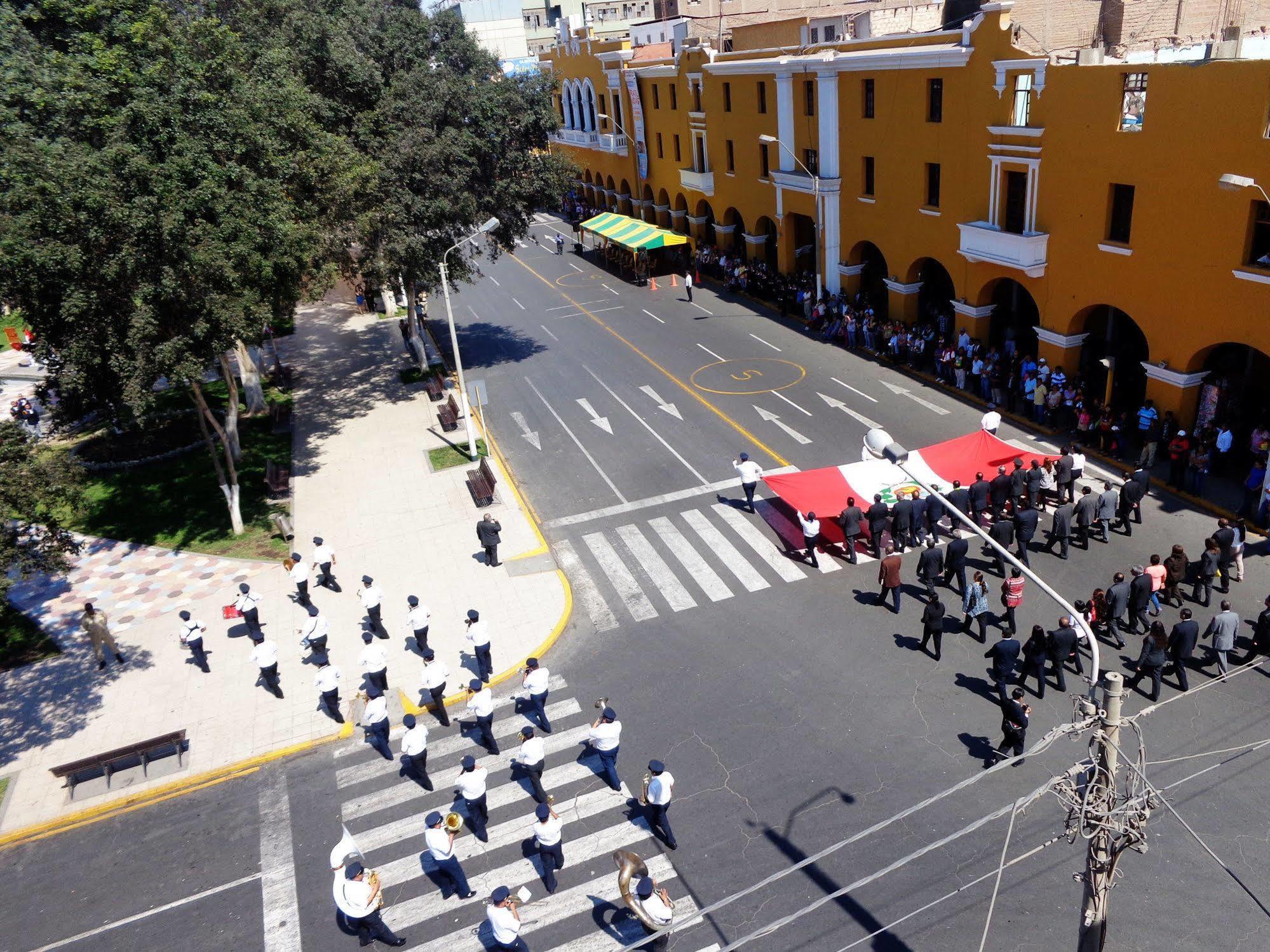 איקה Hotel Colon Plaza מראה חיצוני תמונה
