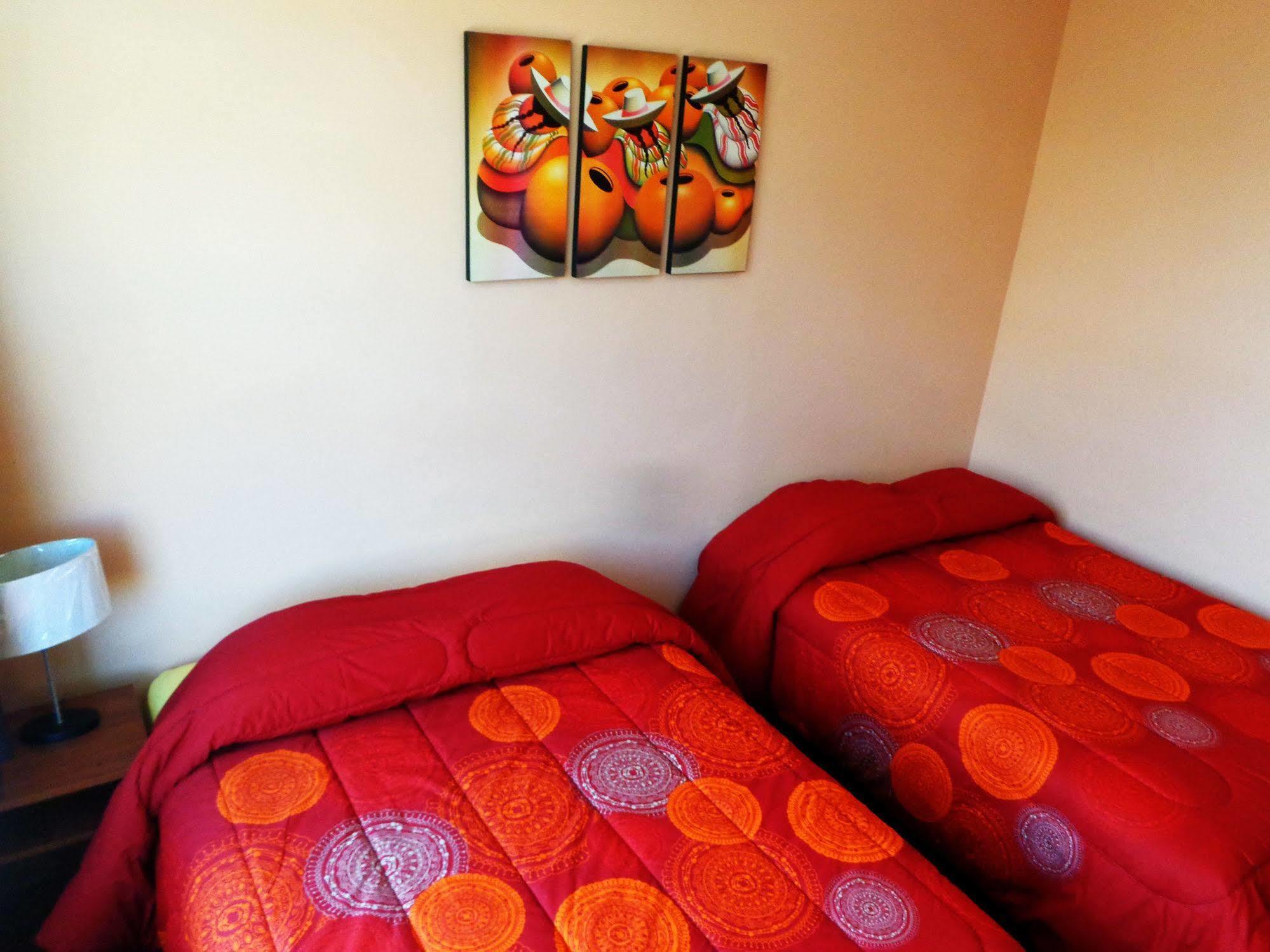 איקה Hotel Colon Plaza מראה חיצוני תמונה