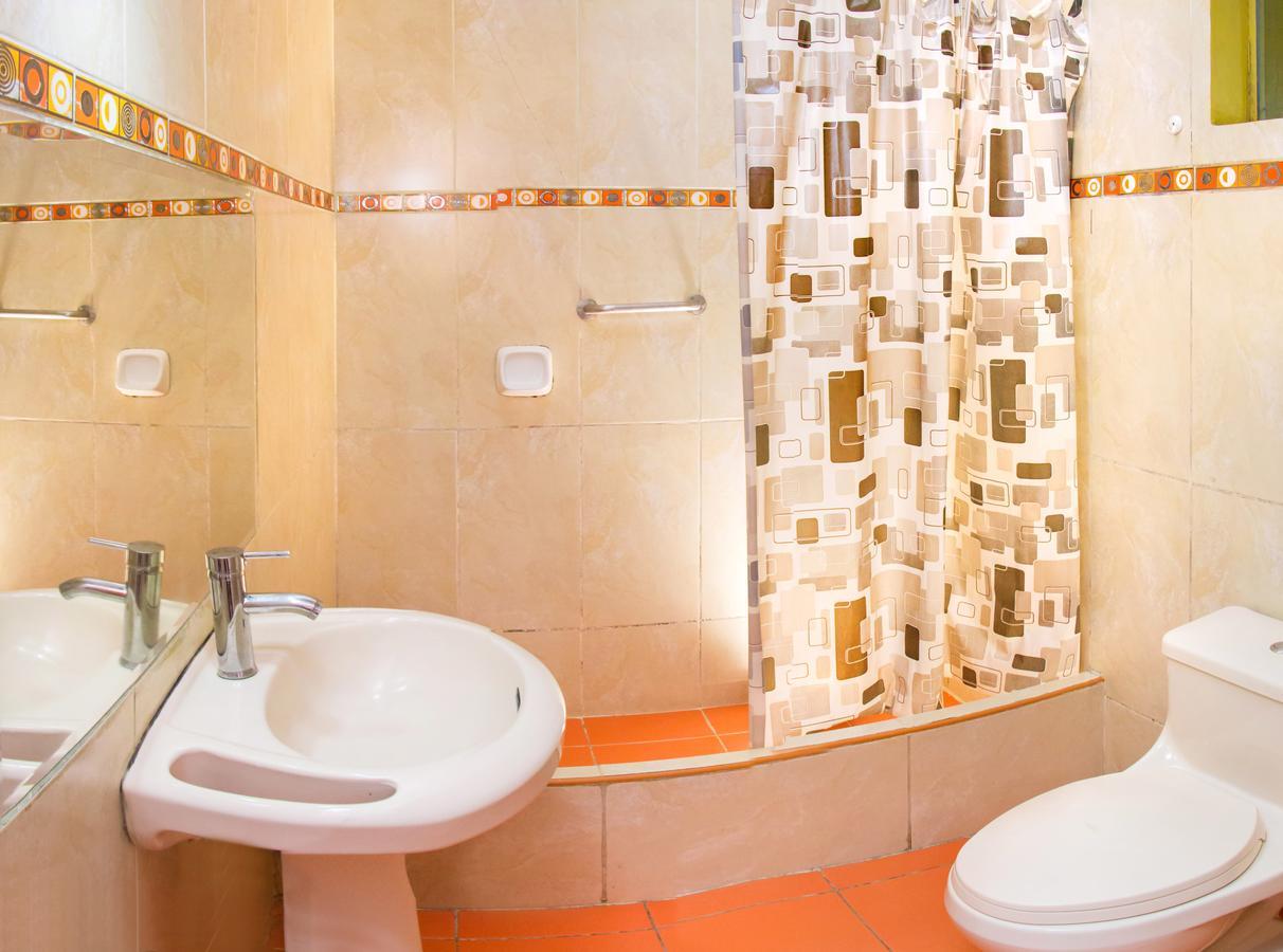 איקה Hotel Colon Plaza מראה חיצוני תמונה